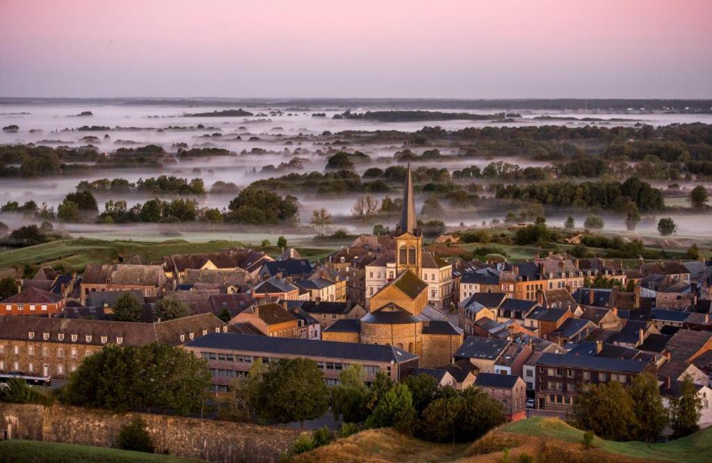 Апартаменты La Roche Du Roy Rocroi Экстерьер фото